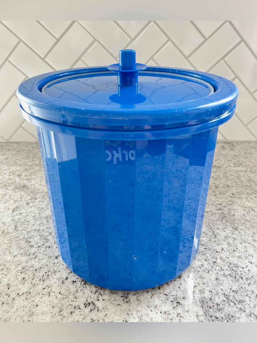 Vintage Tupperware Blue Ice Bucket Ice Container w/ Lid Kitchen Bar Picnic USA